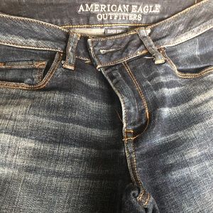 Like new skinny kick AE jeans